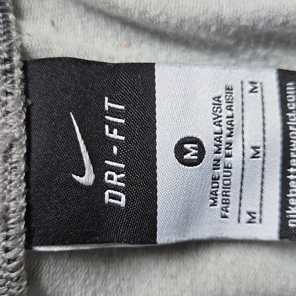 Nike Dry Fit  Women's Gray Shorts  GUC - Picture 7 of 7